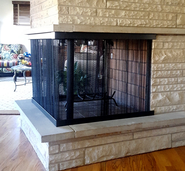 2Pcs Fireplace Mesh Screen Curtain Heat Resistant FireplaceSpark Guard ↑